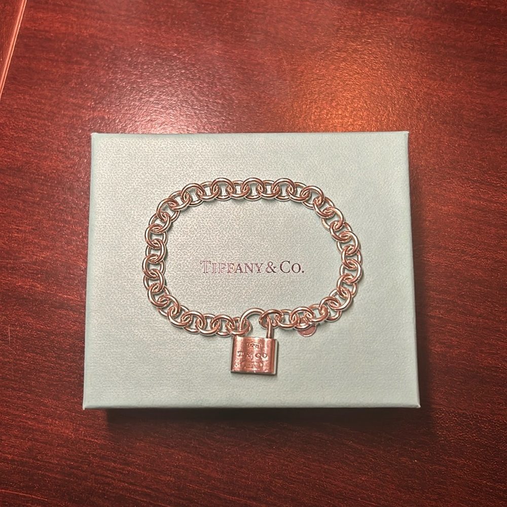 Authentic Tiffany & Co Sterling Silver 1837 Padlock Charm 7.5” Bracelet
